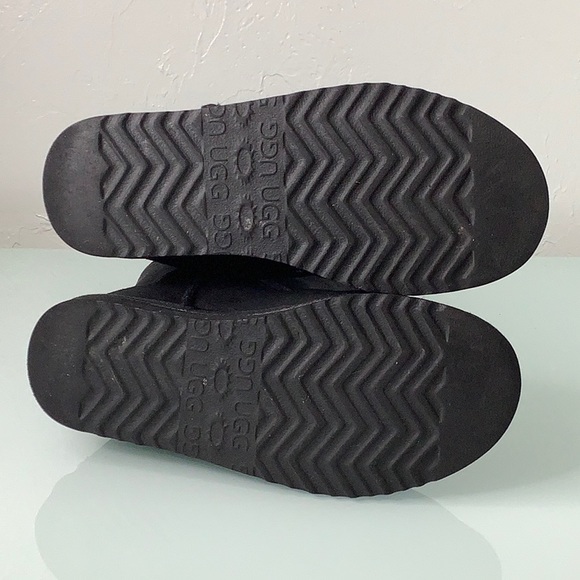 UGG Classic Tall Black leather sheepskin lined boots size 8 EUC - Picture 9 of 12